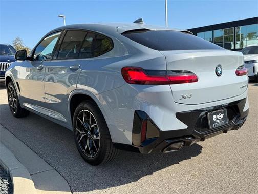 2025 BMW X4 xDrive30i