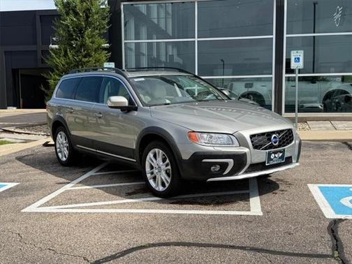 2016 Volvo XC70 T5 Platinum