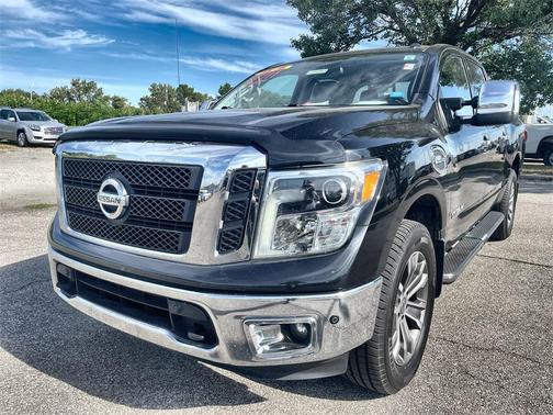 2017 Nissan Titan SL