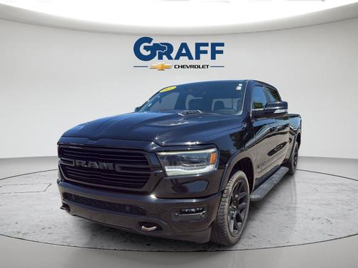 Diamond Black Crystal Pearlcoat 2021 RAM 1500 Laramie
