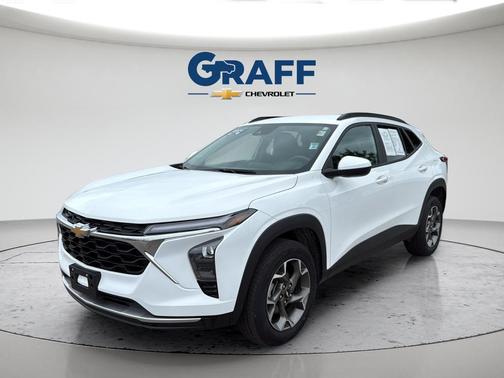 Summit White 2024 Chevrolet Trax LT