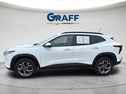 Summit White 2024 Chevrolet Trax LT