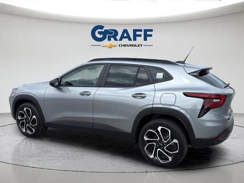 Sterling Gray Metallic 2026 Chevrolet Trax FWD 2RS