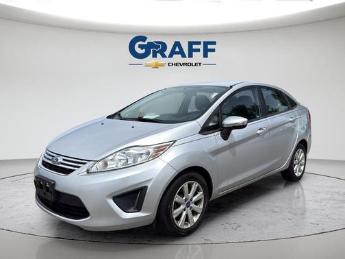 INGOT SILVER METALLIC 2013 Ford Fiesta SE