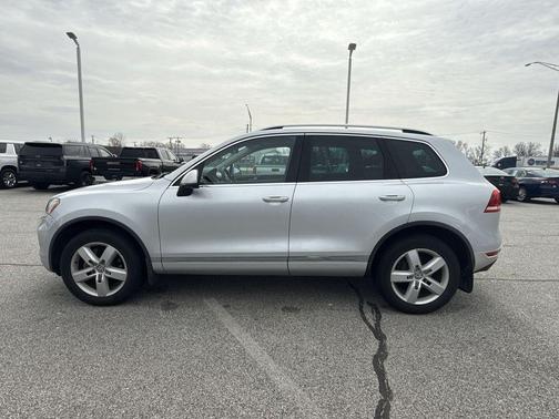 2012 Volkswagen Touareg VR6 Lux