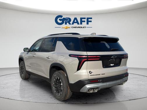 Sandstone Gray 2026 Chevrolet Traverse AWD Z71