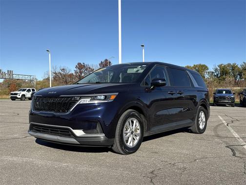 2023 Kia Carnival LX