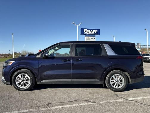 2023 Kia Carnival LX