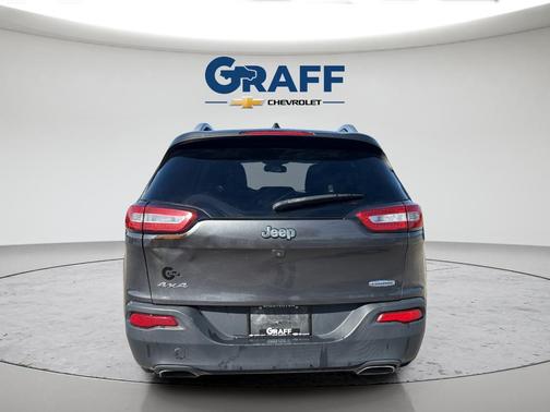 Granite Crystal Metallic Clearcoat 2016 Jeep Cherokee Latitude