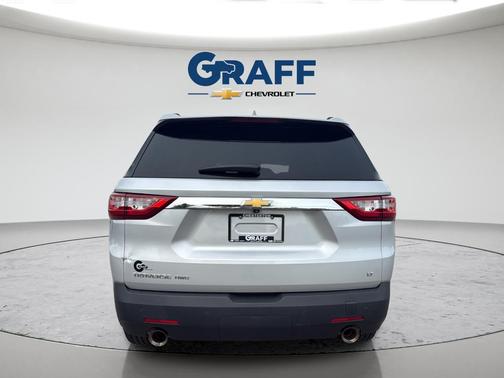 Silver Ice Metallic 2020 Chevrolet Traverse LT Leather