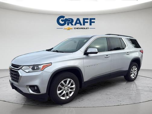 Silver Ice Metallic 2020 Chevrolet Traverse LT Leather