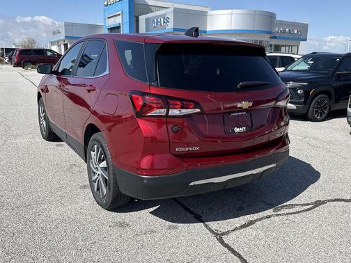 Radiant Red Tintcoat 2024 Chevrolet Equinox 1LT