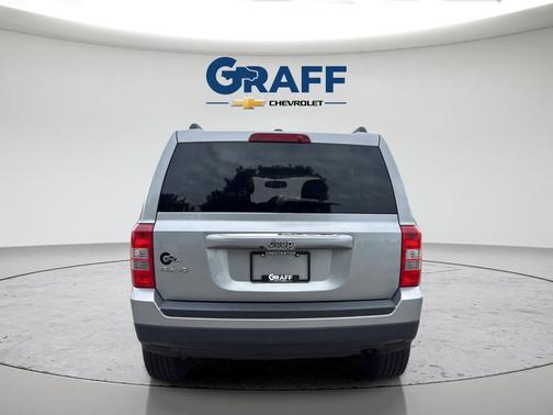 Billet Silver Metallic Clearcoat 2016 Jeep Patriot Sport