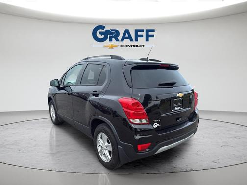 Mosaic Black Metallic 2021 Chevrolet Trax LT