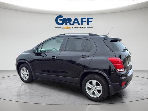Mosaic Black Metallic 2021 Chevrolet Trax LT