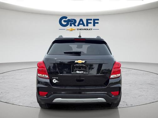 Mosaic Black Metallic 2021 Chevrolet Trax LT
