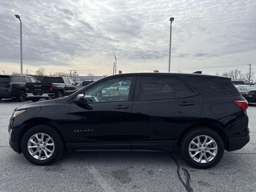Mosaic Black Metallic 2021 Chevrolet Equinox LS