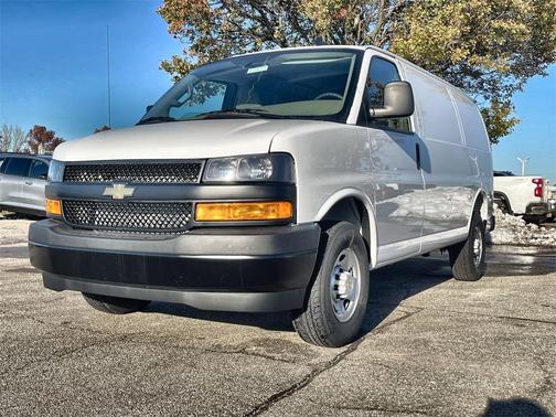 2025 Chevrolet Express 2500 RWD 2500 Regular Wheelbase WT
