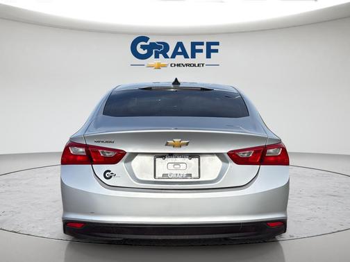 Silver Ice Metallic 2019 Chevrolet Malibu 1LS