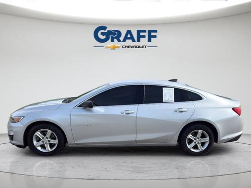 Silver Ice Metallic 2019 Chevrolet Malibu 1LS
