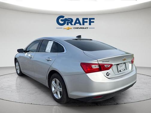 Silver Ice Metallic 2019 Chevrolet Malibu 1LS