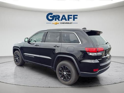 Diamond Black Crystal Pearlcoat 2022 Jeep Grand Cherokee Laredo