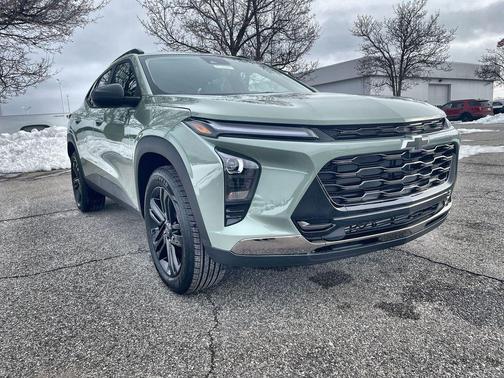 Cacti Green 2026 Chevrolet Trax FWD ACTIV