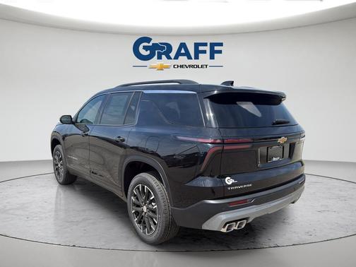 Mosaic Black Metallic 2026 Chevrolet Traverse LT