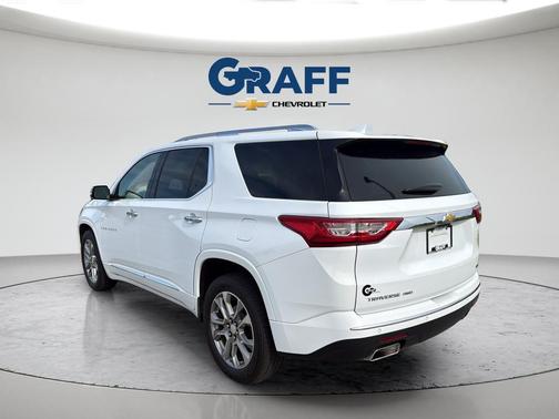 Summit White 2018 Chevrolet Traverse Premier