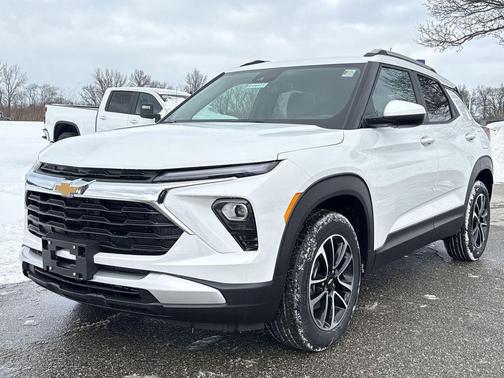 Summit White 2026 Chevrolet Trailblazer LT