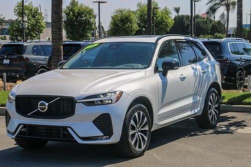 2025 Volvo XC60 Core