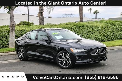 2024 Volvo S60 B5 Core Dark Theme