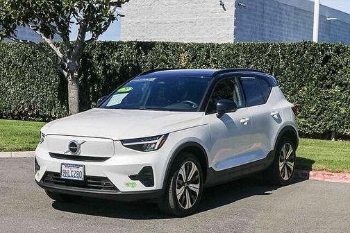 2023 Volvo XC40 Core