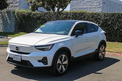 Crystal White 2023 Volvo C40 Recharge Pure Electric Twin Plus