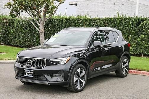 2025 Volvo XC40 Plus