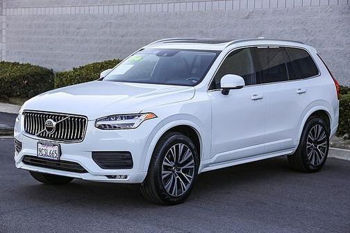 2022 Volvo XC90 T5 Momentum