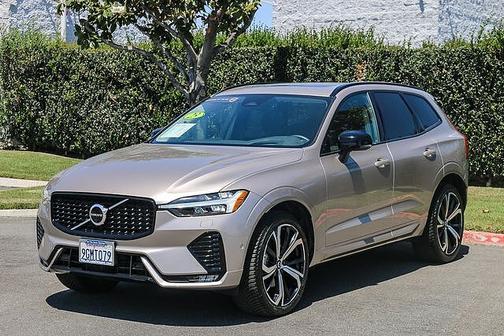 Bright Dusk 2023 Volvo XC60 B5 Ultimate Dark Theme