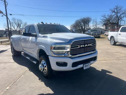 2022 RAM 3500 Laramie Crew Cab 4x4 8' Box