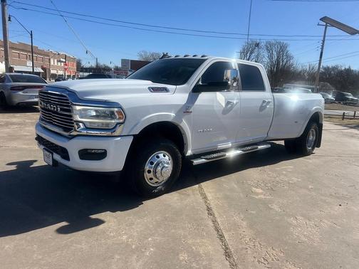 2022 RAM 3500 Laramie Crew Cab 4x4 8' Box