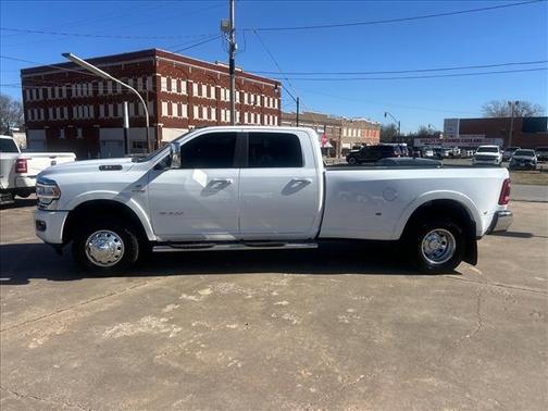 2022 RAM 3500 Laramie Crew Cab 4x4 8' Box
