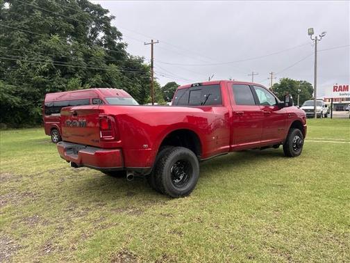 Molten Red Pearl Coat 2026 RAM 3500 Laramie