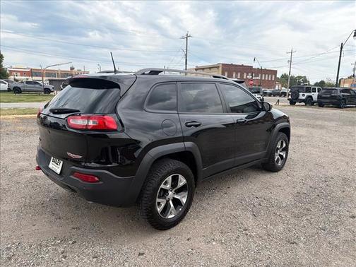 Diamond Black Crystal Pearlcoat 2018 Jeep Cherokee Trailhawk