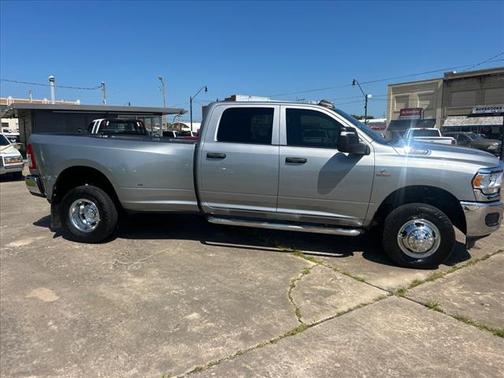 2023 RAM 3500 Tradesman Crew Cab 4x4 8' Box