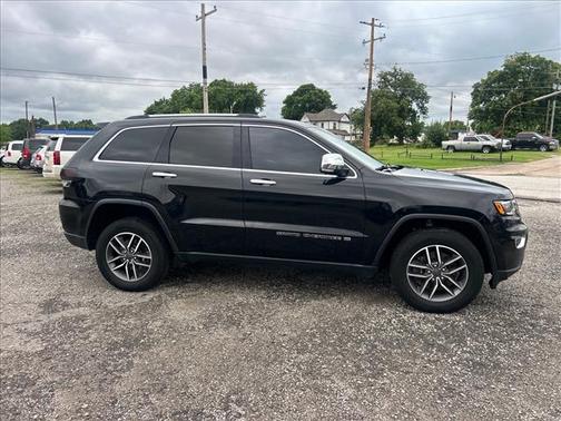Diamond Black Crystal Pearlcoat 2022 Jeep Grand Cherokee Limited