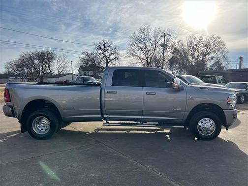 2024 RAM 3500 Laramie Crew Cab 4x4 8' Box