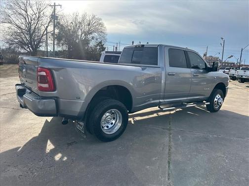 2024 RAM 3500 Laramie Crew Cab 4x4 8' Box