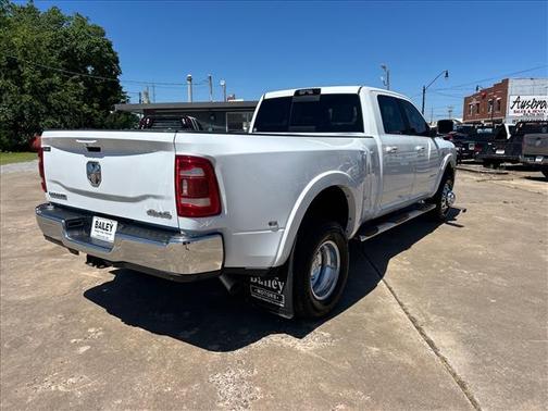 Bright White Clear Coat 2022 RAM 3500 Laramie