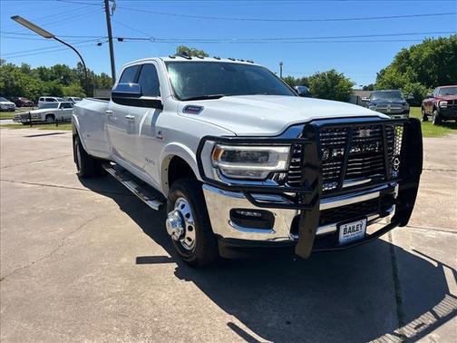 Bright White Clear Coat 2022 RAM 3500 Laramie