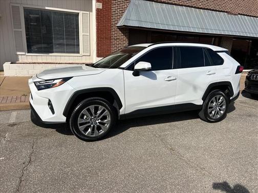 2023 Toyota RAV4 XLE Premium