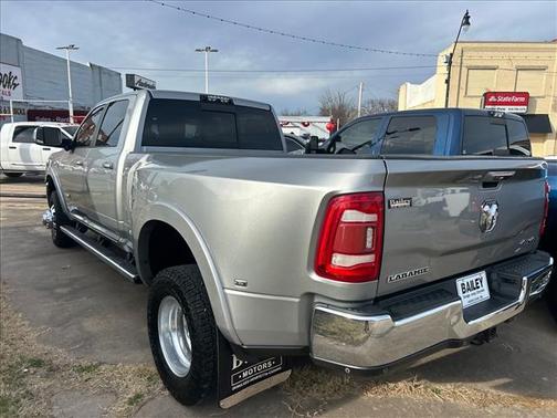 2019 RAM 3500 Laramie Crew Cab 4x4 8' Box